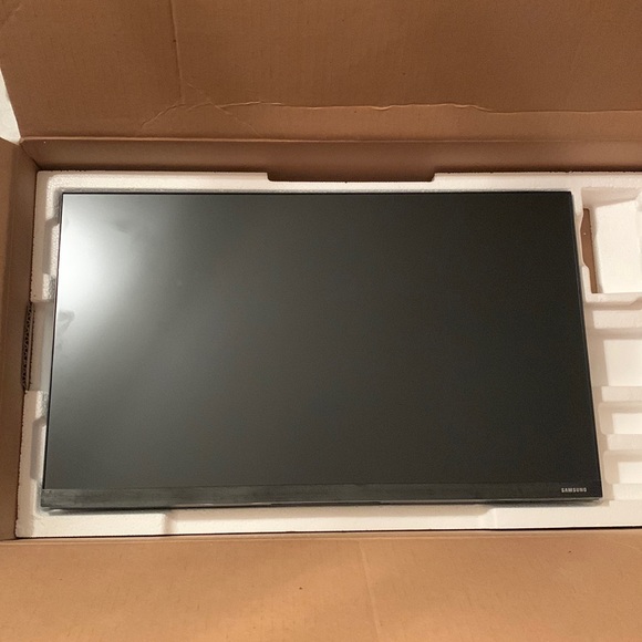 Samsung T35F 24” 75Hz FreeSync Monitor - Picture 1 of 9